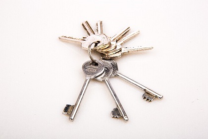 引越し社に新居の鍵を渡すべきか？